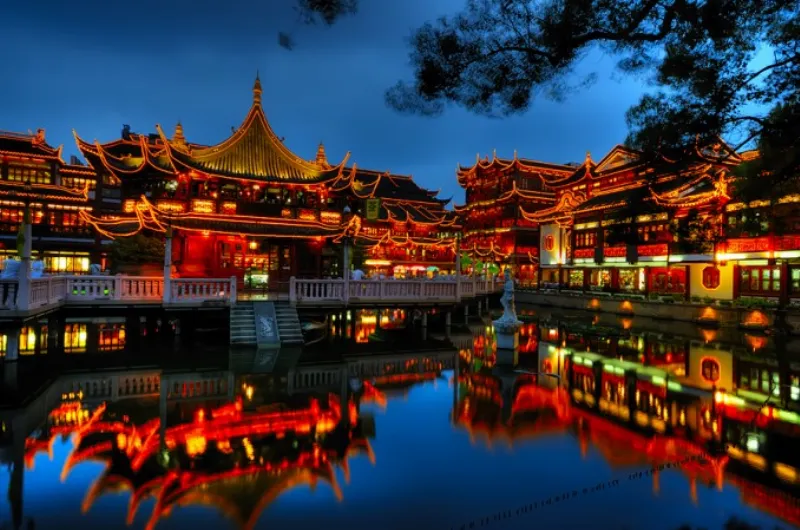 "Ánh đèn lung linh ở vườn Dự Viên"