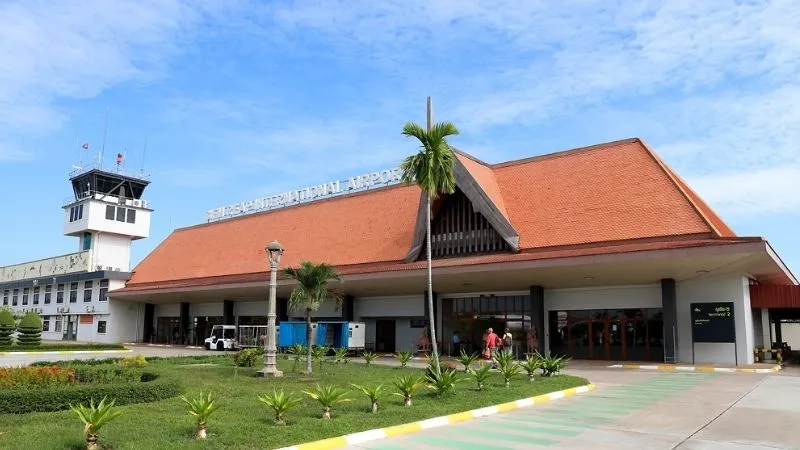 B&ecirc;n trong nh&agrave; ga h&agrave;nh kh&aacute;ch s&acirc;n bay quốc tế Siem Reap-Angkor