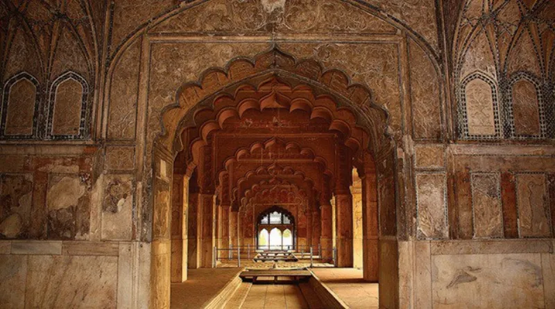 Bên trong ngôi đền taj mahal