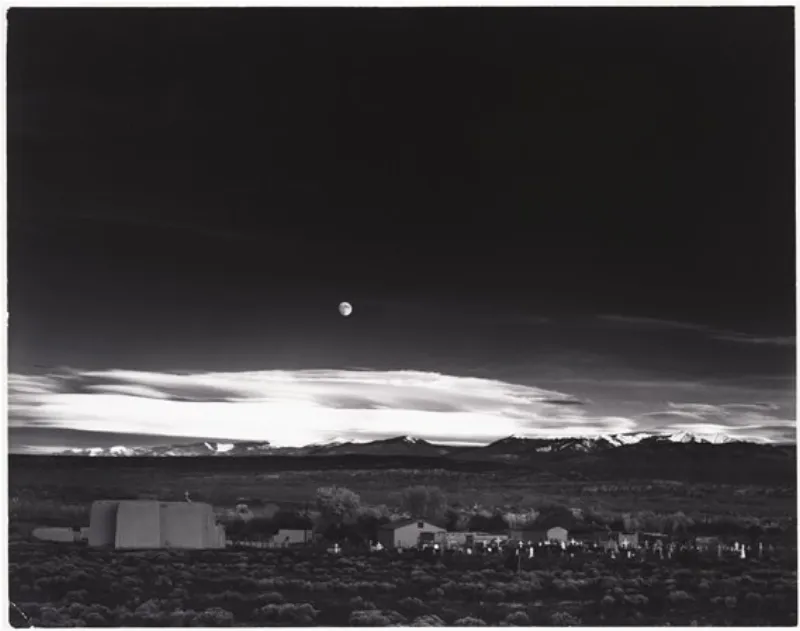 Bức ảnh Moonrise Hernandez