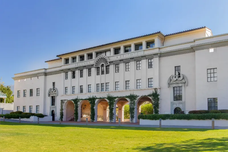California Institute of Technology xếp thứ 6 trong top các trường đại học tốt nhất ở Mỹ