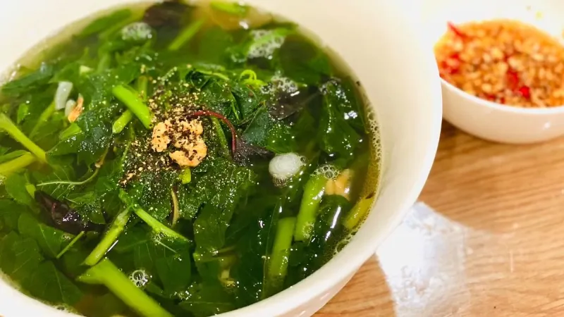 Canh rau láo nháo mà bà Dần (Hương vị tình thân) thử một miếng đã nức nở khen ngon được làm từ thứ rau gì? - ảnh 4.