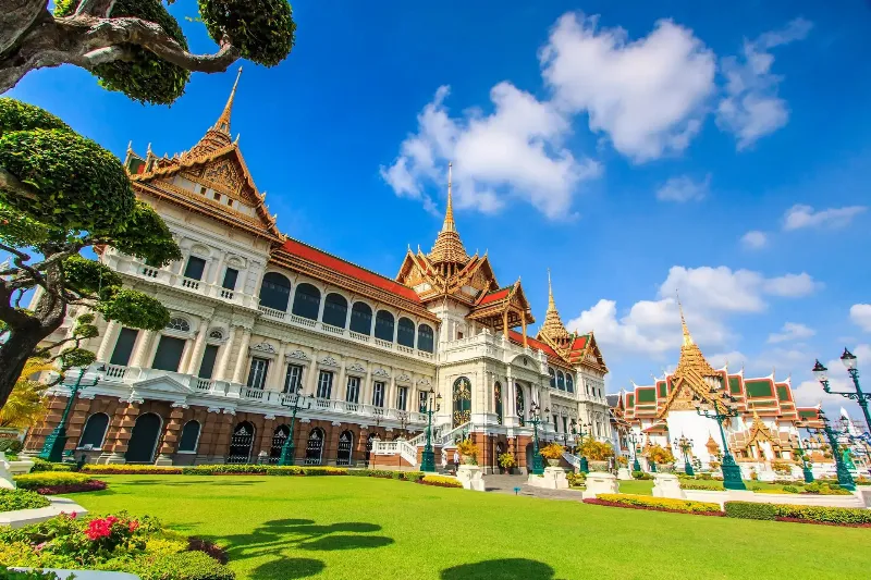 Chùa Vàng Thái Lan - địa điểm thu hút khách du lịch bậc nhất ở Bangkok