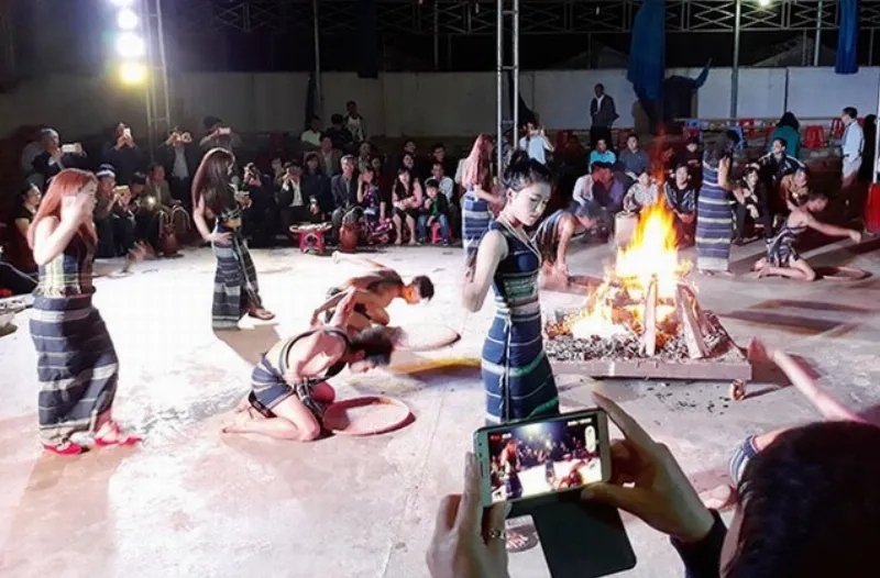 Điệu nhảy truyền thống của người dân tộc Lạch