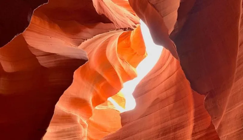 "Hẻm Núi Antelope Canyon" src=