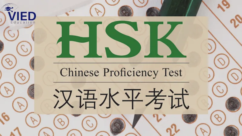 Hình ảnh học sinh đang học tiếng Trung