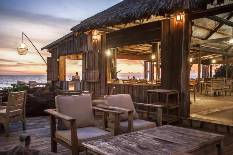 Không gian ngắm hoàng hôn bình yên, mộc mạc tại Mango Bay Resrot