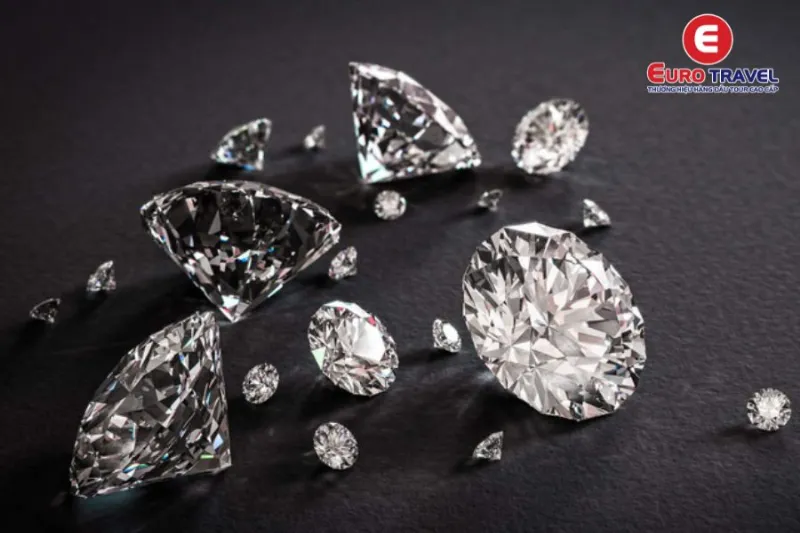 Không nên mang theo các đồ dùng có giá trị trên 300 USD