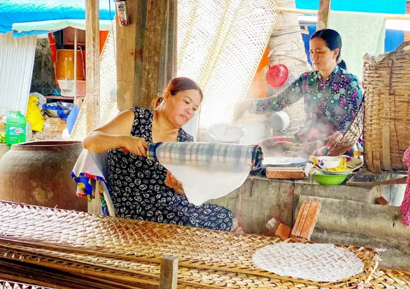 Làng nghề bánh tráng Thuận Hưng