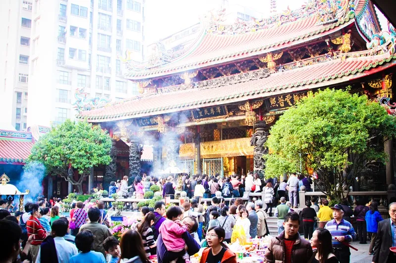 "Long Sơn Tự" - Điểm đến tâm linh nổi tiếng tại Đài Loan