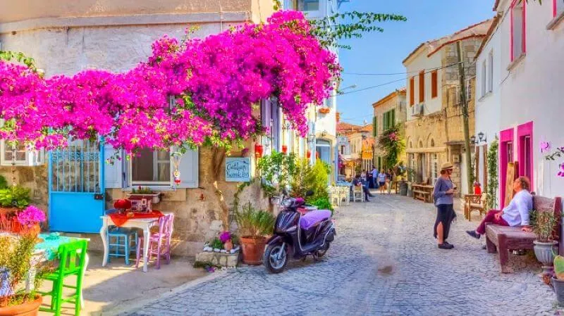 Ng&ocirc;i l&agrave;ng Alacati