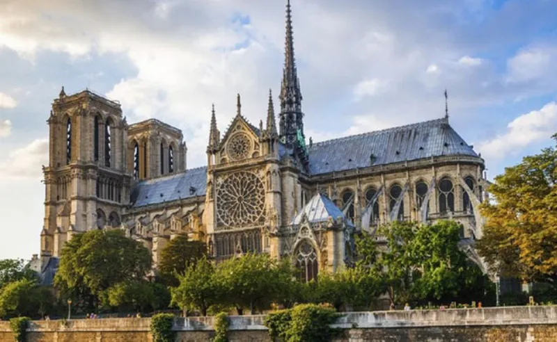 Nhà thờ Đức Bà Paris – Pháp