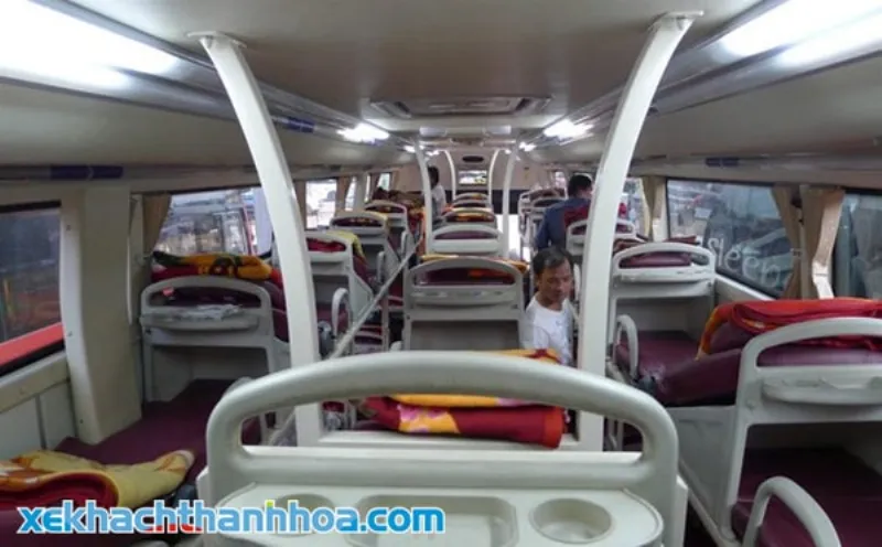 Nội thất trong xe Quang Đông