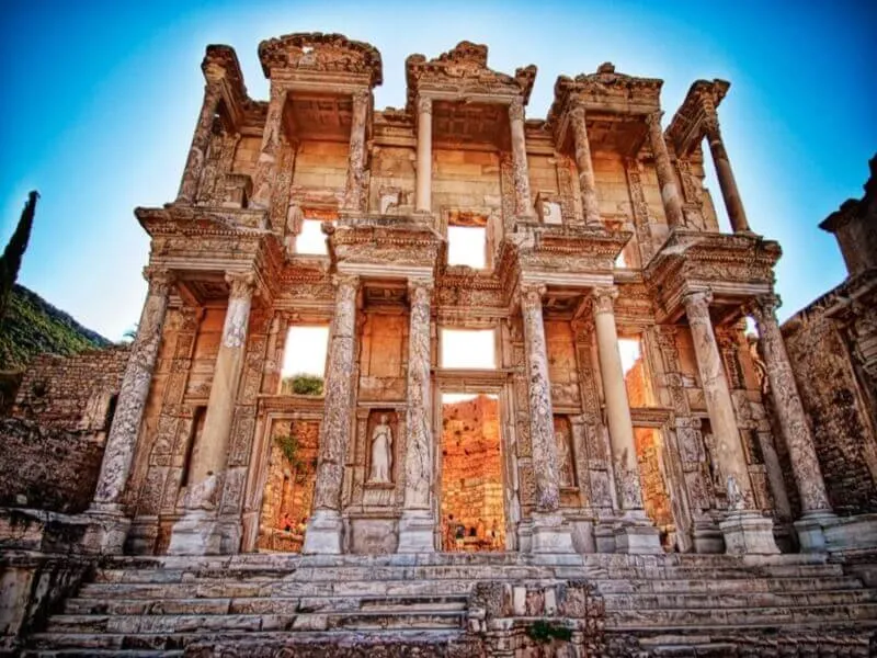 Quần thể th&agrave;nh phố cổ đại Ephesus