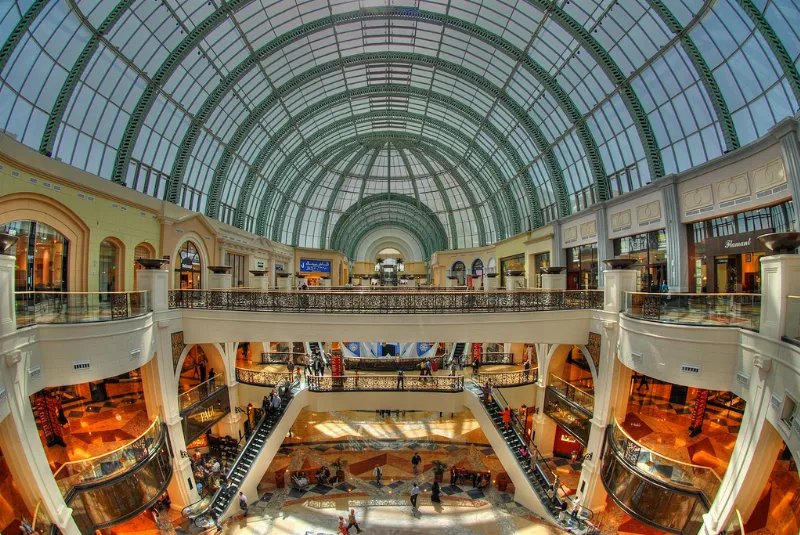 thiết kế độc đáo của TTTM West Edmonton Mall