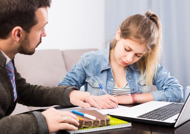 Thực hành với satisfied và giới từ