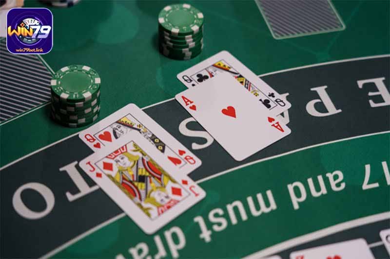 Chơi game bài online không hề khó Chơi game bài online không hề khó