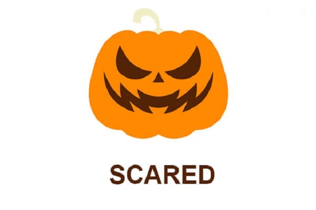 Tìm hiểu scared đi với giới từ gì