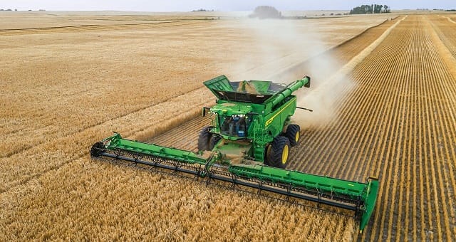 Combine có thể hiểu là 1 máy gặt đập liên hoàn