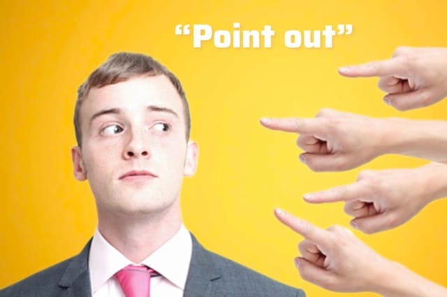 Point đi với giới từ gì? “Point out” nghĩa là chỉ ra một điều cho người khác hiểu